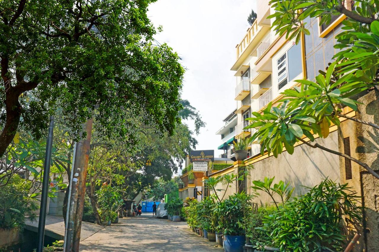 Collection O 91380 Golden Mansion Hotel Yakarta Exterior foto
