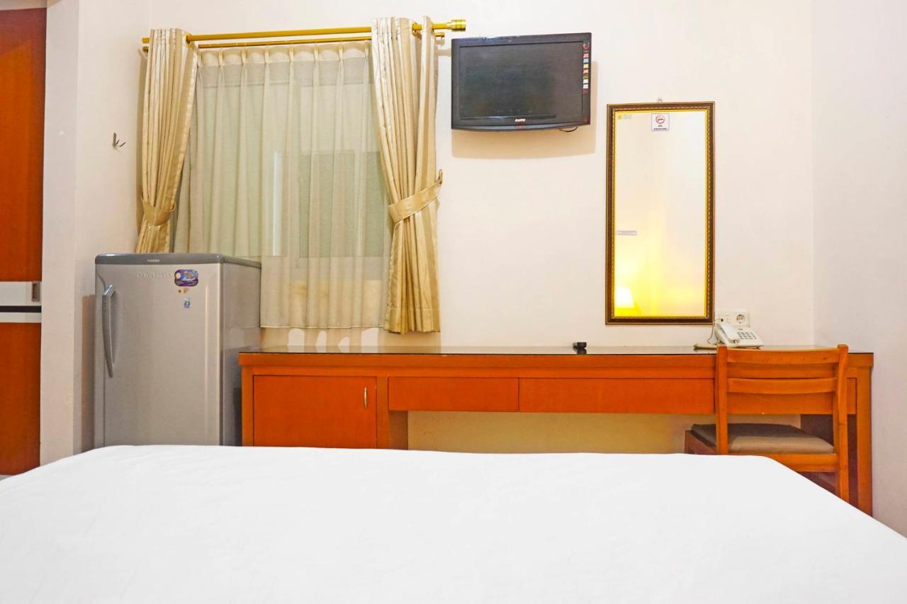 Collection O 91380 Golden Mansion Hotel Yakarta Exterior foto